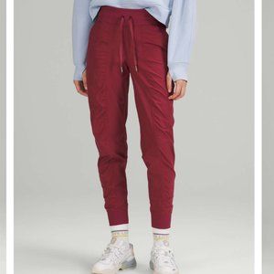 Lululemon mid-rise dance studio jogger in size 6 mulled wine